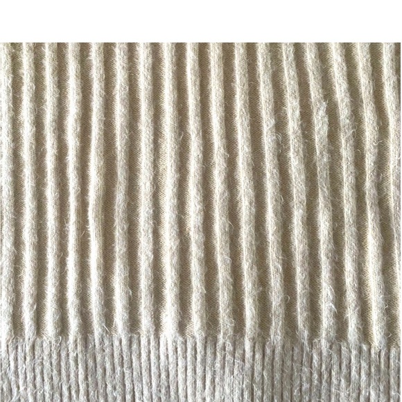 NWT. Free People Big City Turtleneck - Picture 9 of 14